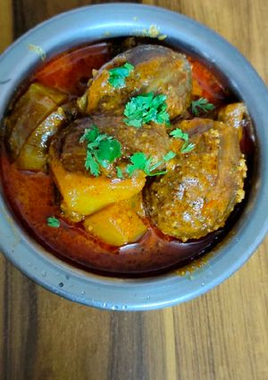 भरली वांगी (bharli vangi recipe in marathi) रेसिपी चे मुख्य फोटो 