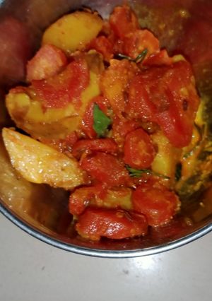 आलू गाजर की सब्जी (aloo gajar ki sabzi recipe in Hindi) रेसिपी मुख्य फोटो