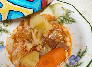 Foto principal de Garbanzos cocidos con repollo y chorizo