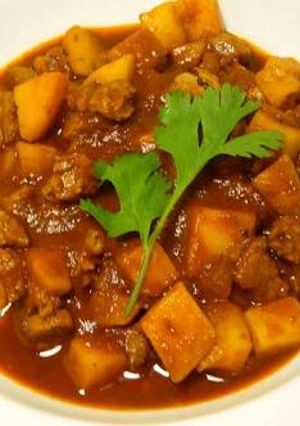 Una foto de Papas Adobadas en Guajillo
