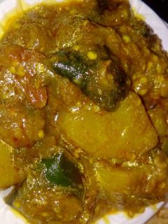आलू बैंगन की सब्जी (Aloo baingan ki sabzi recipe in Hindi) रेसिपी मुख्य फोटो