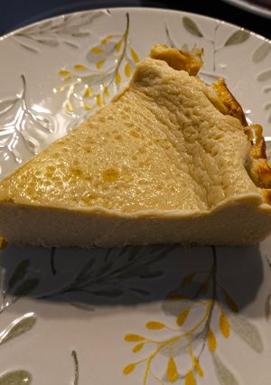 Una foto de Tarta de queso de plátano y cacahuete