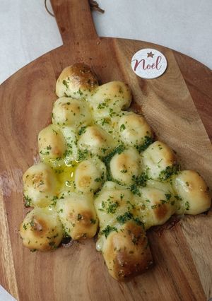 Une photo de 🎄 Sapin pizza mozzarella (Noël)