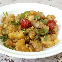 A picture of Dry chilli chicken.