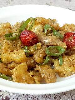 A picture of Dry chilli chicken.