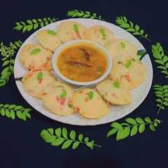 मिक्स वेजिटेबल रवा इडली और सांबर (mix vegetable rava idli aur sambar recipe in Hindi)-レシピのメイン写真