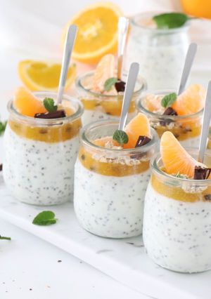 Foto de Pudim de Chia com Topping de Laranja e Chocolate Preto