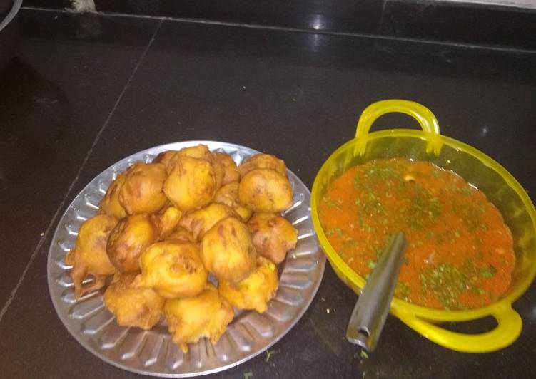 Aloo (potato) bada with curry