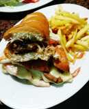 Sandwich Bocatta de pollo con papas fritas
