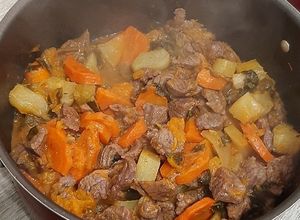 Foto de Refogado de legumes com carne bovina