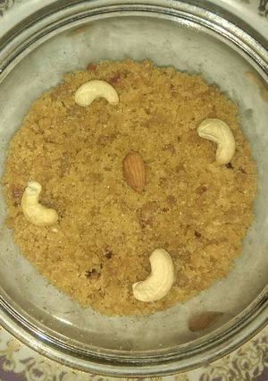 લાપસી (Lapsi Recipe In gujarati) રેસીપી મુખ્ય ફોટો