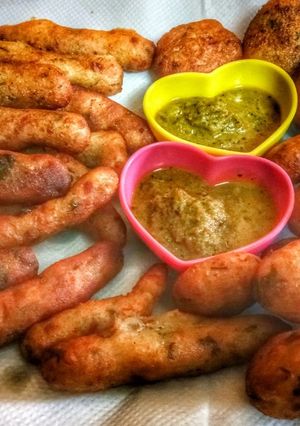A picture of Sooji-potato fingers.