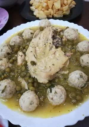 صورة لوصفة كريات الدجاج بالجلبانة (بالبازيلا)