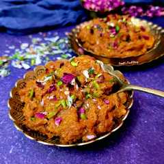 A picture of Gajar Halwa with Honey.