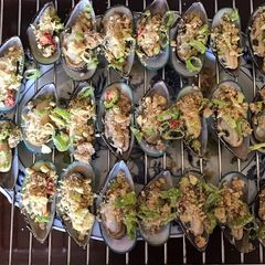 A picture of 550. California Farm Broiled Green Lip Mussels.