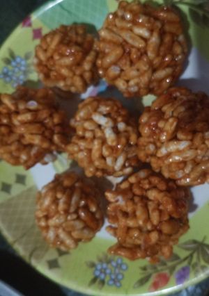 मुरमुरा लाडू(Murmura laddu recipe in Hindi) रेसिपी मुख्य फोटो