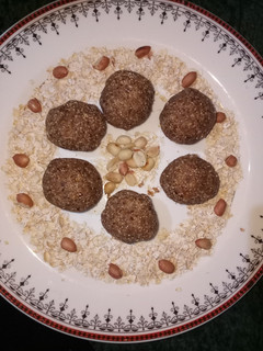 A picture of Oats laddu.