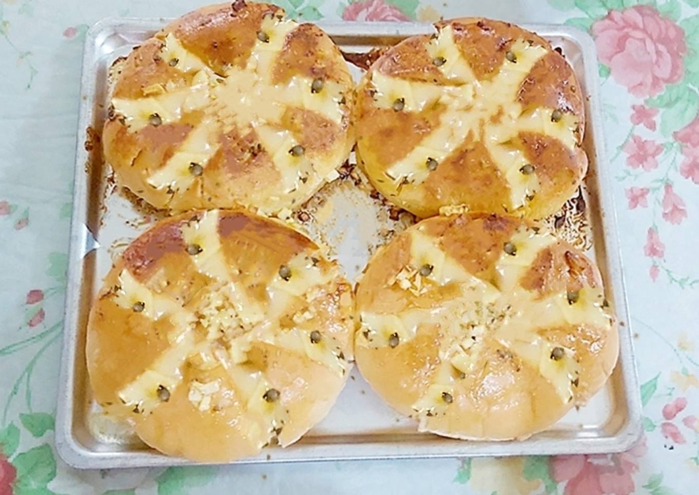 Korean Garlic Cheese Bread