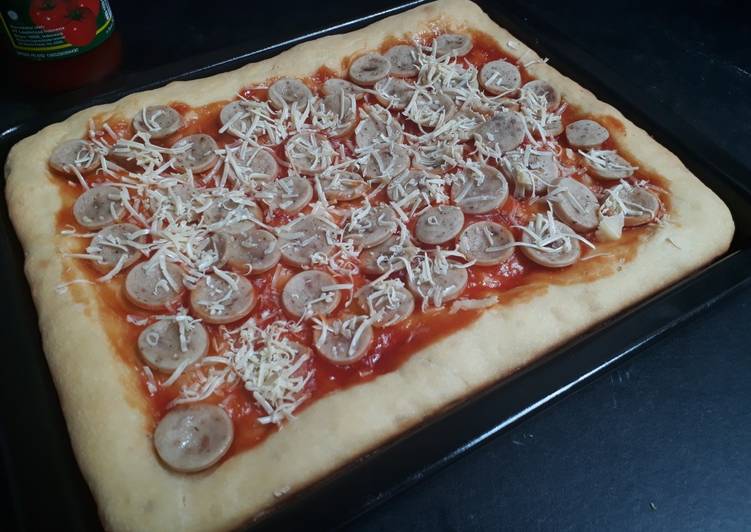 Langkah Mudah untuk Membuat Pizza Adonan Roti Manis, Enak Banget