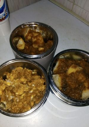 A picture of Yam and stew.