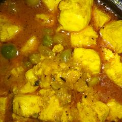 A picture of Matar paneer.