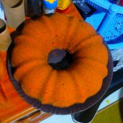 A picture of Genoise doughnut cake.