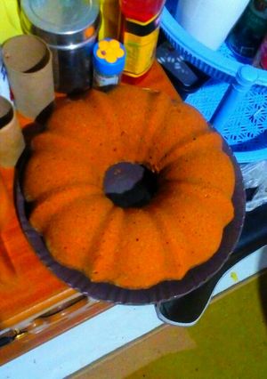 A picture of Genoise doughnut cake.