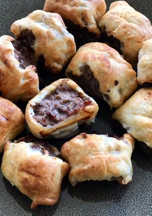 A picture of Air Fryer Mini Sausage Rolls.