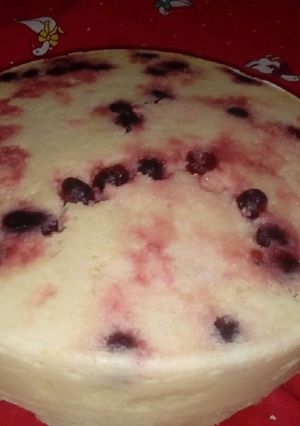 Una foto de Torta invertida de leche y gindelas