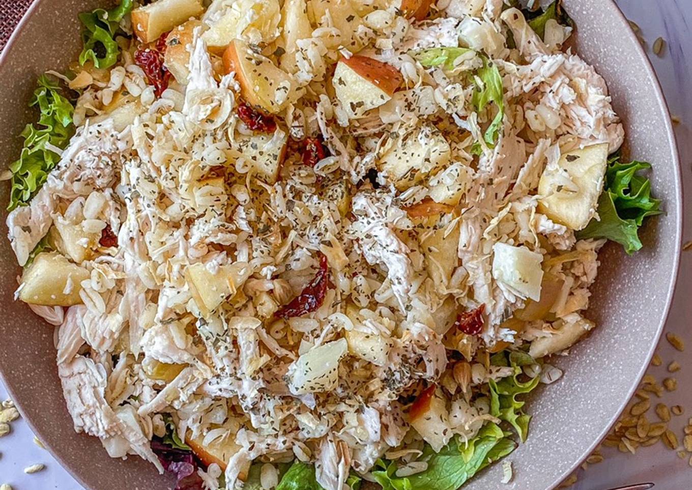Ensalada de trigo tierno y pollo