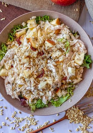 Foto principal de Ensalada de trigo tierno y pollo