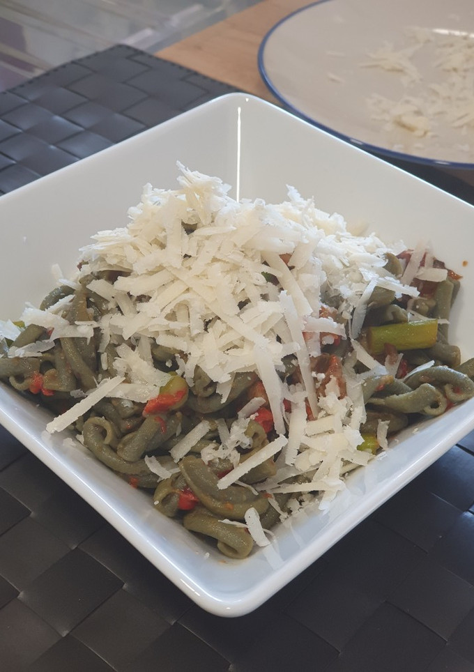 Una foto de Pasta con espirulina vegetariana