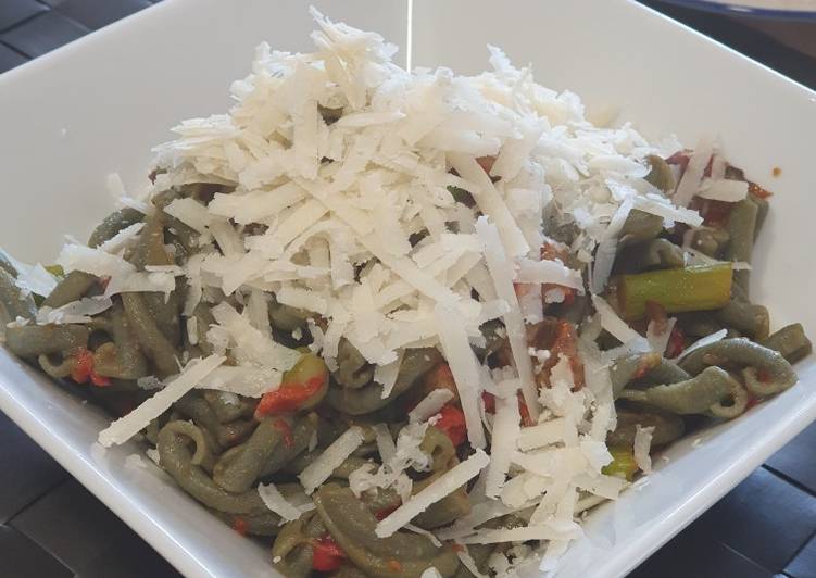 Pasta con espirulina vegetariana