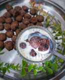 Choco Chips Cookies with Fresh Milk
