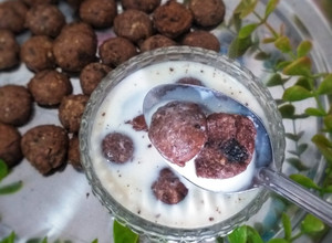 Gambar Choco Chips Cookies with Fresh Milk