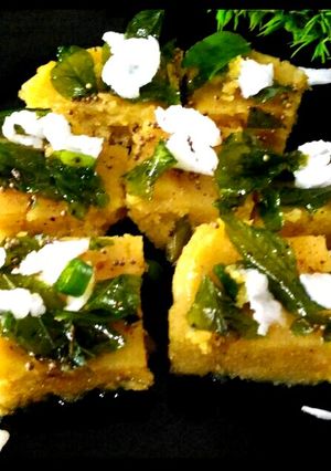 A picture of Besan and semolina dhokla without eno.