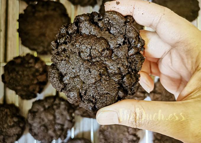 Subway Copycat Double Chocolate Chip Cookies