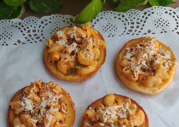 Mini Macaroni Buns