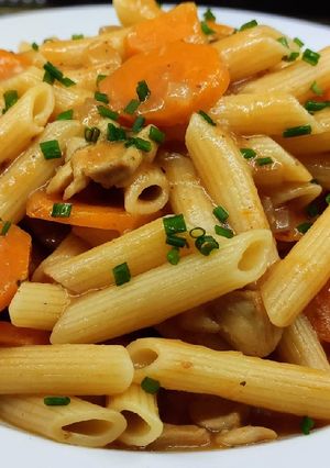 Una foto de Macarrones con pollo