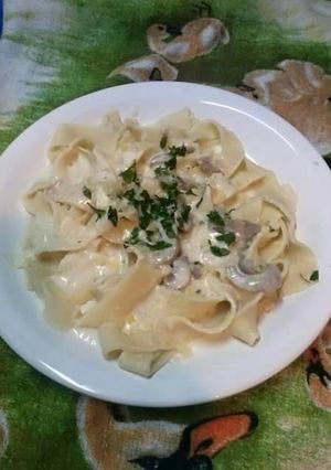 Una foto de Fideos Tagliatelles con salsa de champignon