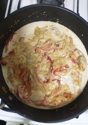 Una foto de Pollo a la crema