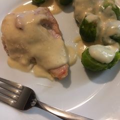 A picture of Cream sauce.