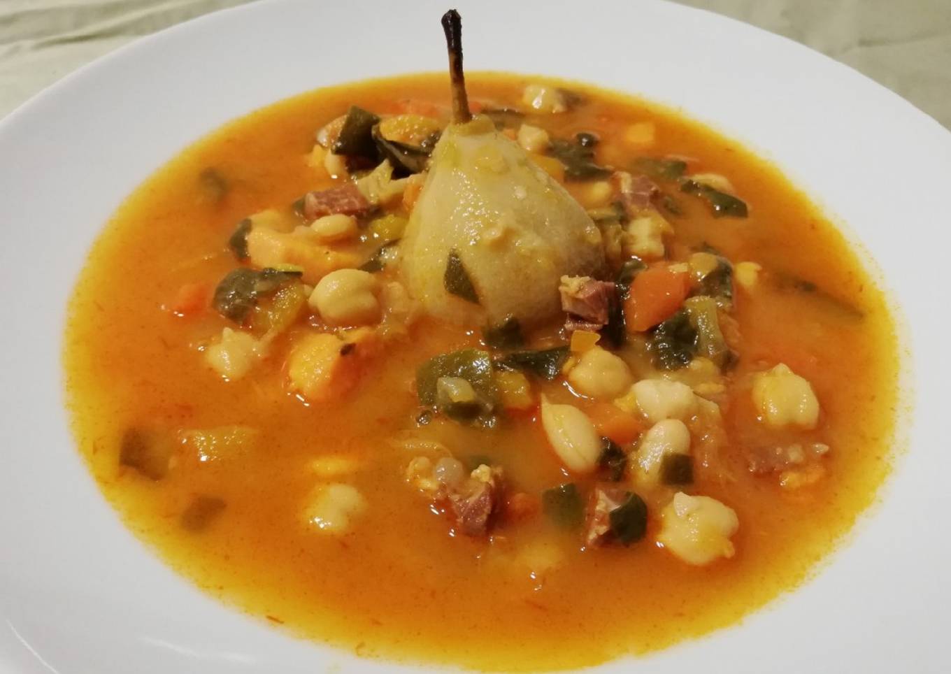 Potaje de garbanzos y alubias