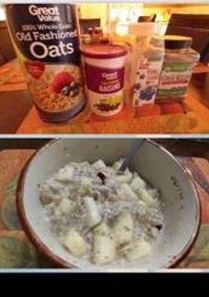 Una foto de Avena con manzana chía, Linaza, pasas y almendra para un desayuno