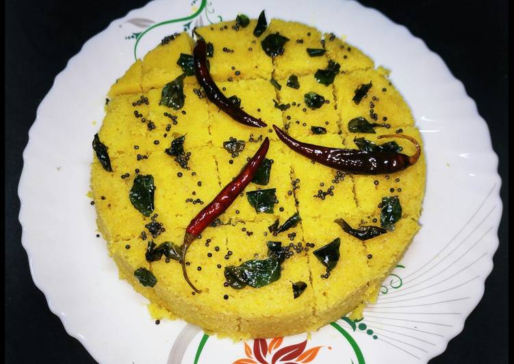 Rava/suji Dhokla