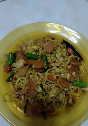 Foto resep Mi Goreng Sosis with Bunga Bawang