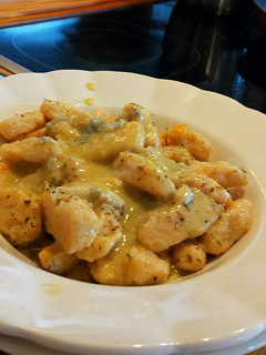 Una foto de Gnocchi de calabaza con queso gorgonzola
