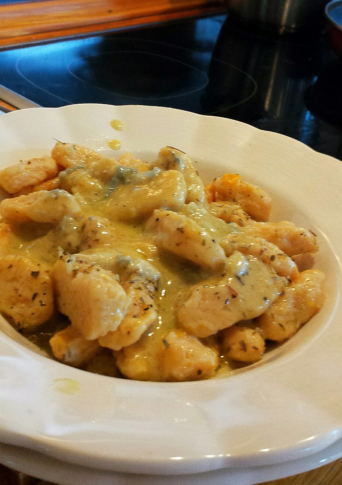 Una foto de Gnocchi de calabaza con queso gorgonzola