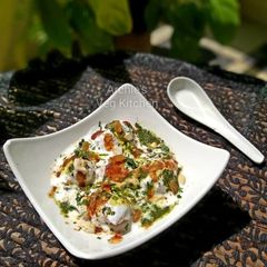 A picture of Dahi Bhalla.