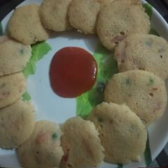 A picture of Mix veg idli.